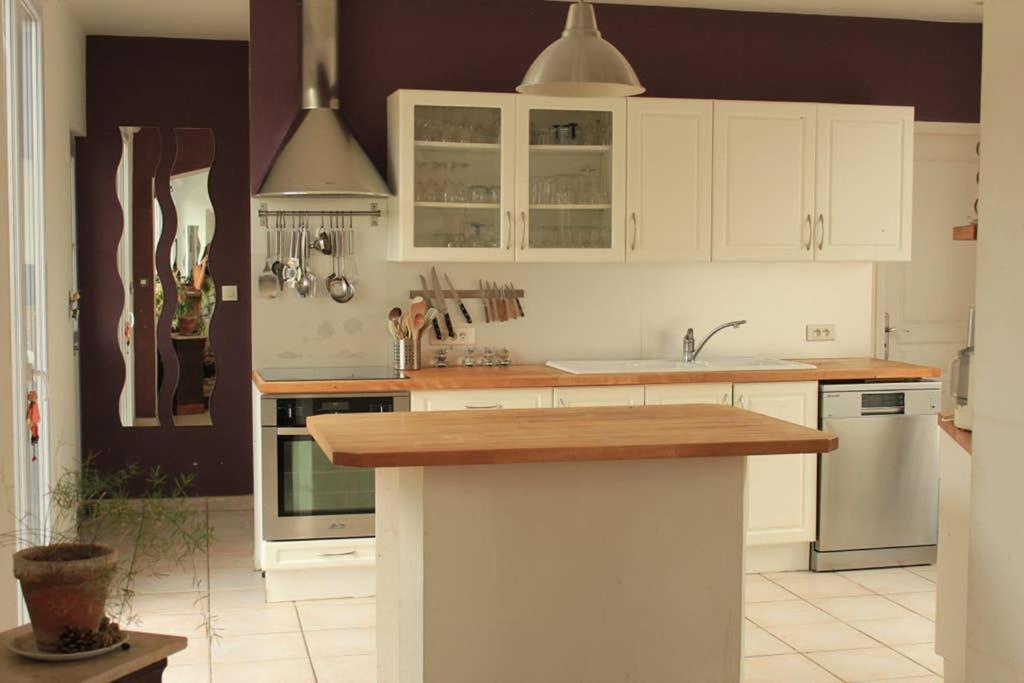 Jolie Maison Avec Jardin - 2 Chambres Le Hamel  Kültér fotó